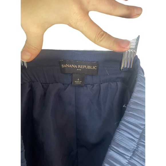 Banana Republic size 4 Pleated blue skirt - Picture 2 of 4